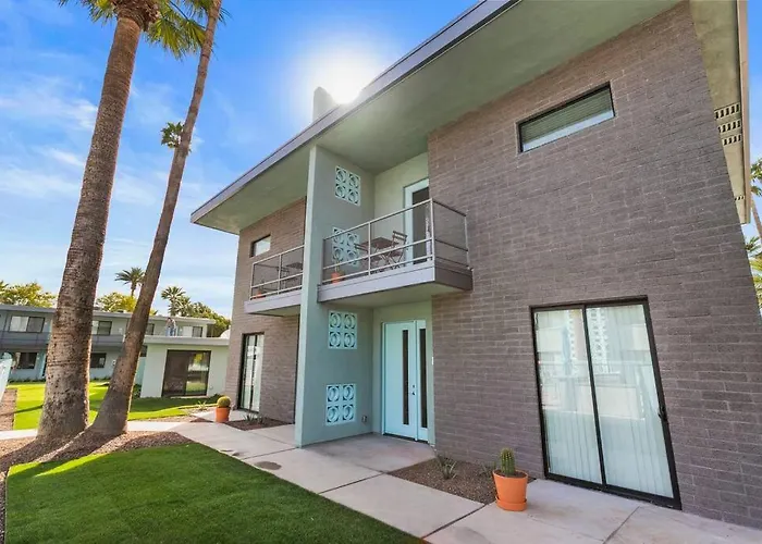 Large Rooftop & Poolside - Walk To Old Town
