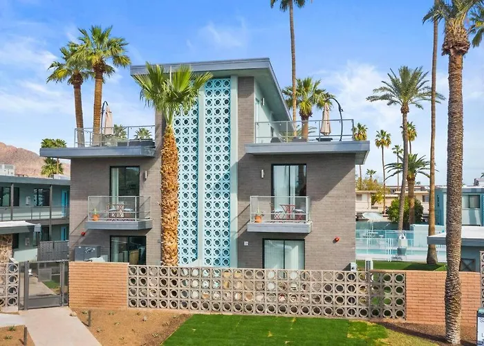 Large Rooftop & Poolside - Walk To Old Town *
