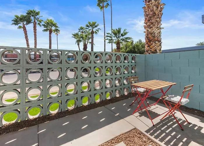 Large Rooftop & Poolside - Walk To Old Town *