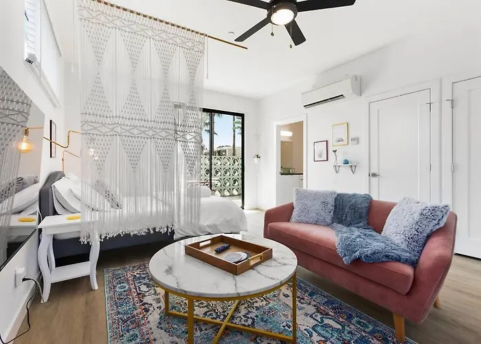 Large Rooftop & Poolside - Walk To Old Town *